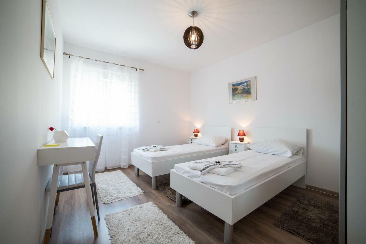 De Luxe Apartment Mediteran 2**** Затон Екстер'єр фото