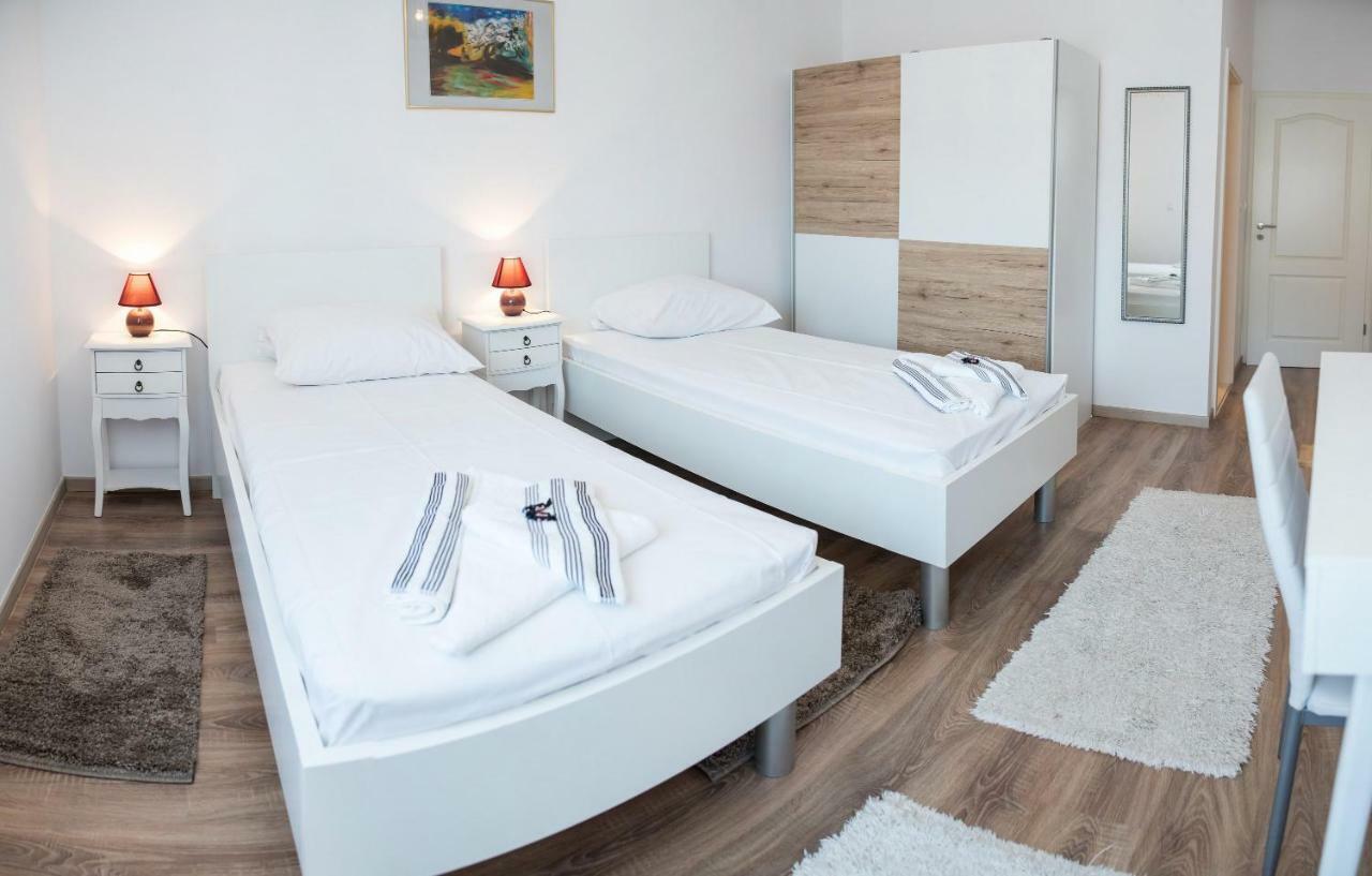De Luxe Apartment Mediteran 2**** Затон Екстер'єр фото